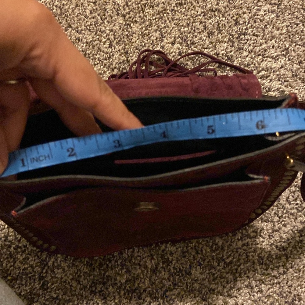 Sundance fringe wine burgundy suede studded western adjustable bag crossbody - Picture 16 of 16